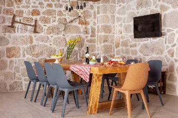 Stone Retreat Villa with Pool in Tučepi