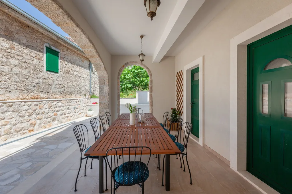 Stone Retreat Villa with Pool in Tučepi