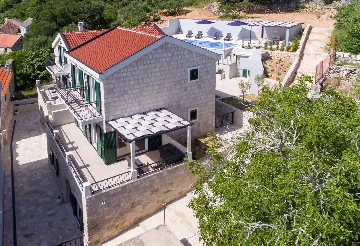 Stone Retreat Villa with Pool in Tučepi