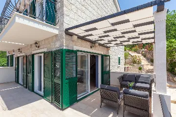 Stone Retreat Villa with Pool in Tučepi