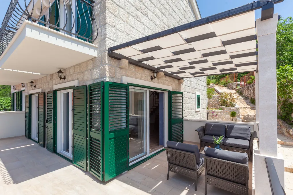 Stone Retreat Villa with Pool in Tučepi