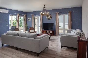 Stone Retreat Villa with Pool in Tučepi