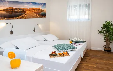 Contemporary Villa with Heated Pool in Omiš