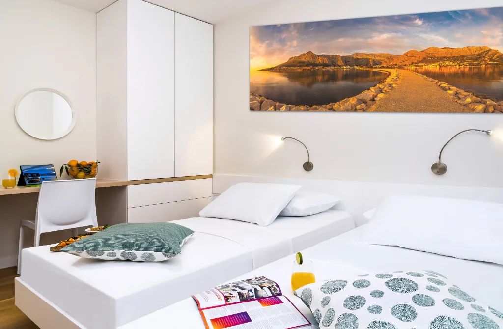 Contemporary Villa with Heated Pool in Omiš