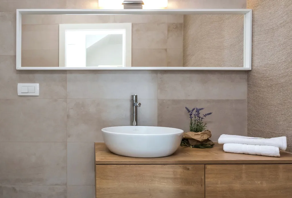 Contemporary Villa with Heated Pool in Omiš