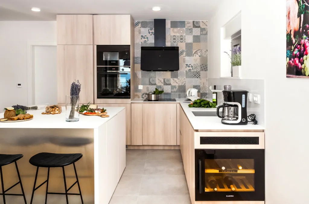 Contemporary Villa with Heated Pool in Omiš