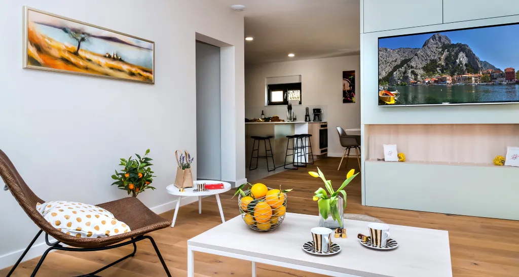 Contemporary Villa with Heated Pool in Omiš