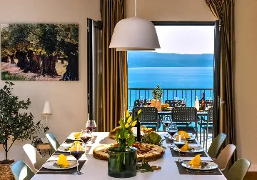 Contemporary Villa with Heated Pool in Omiš