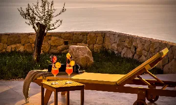 Contemporary Villa with Heated Pool in Omiš