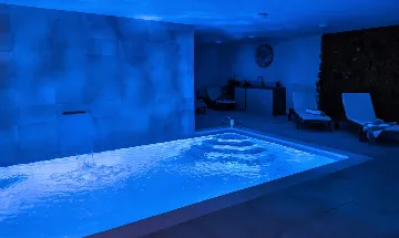 Contemporary Villa with Heated Pool in Omiš