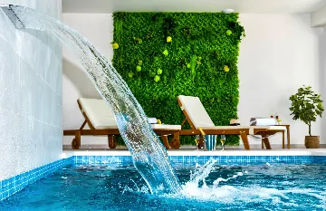 Contemporary Villa with Heated Pool in Omiš