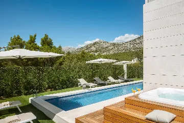 Modern Villa with Heated Pool in Starigrad Paklenica
