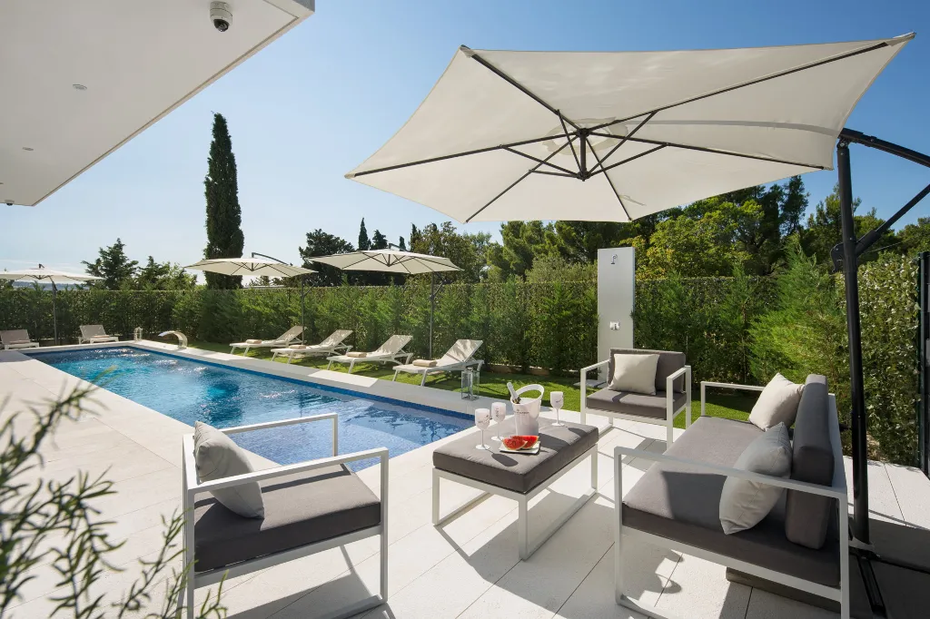 Modern Villa with Heated Pool in Starigrad Paklenica