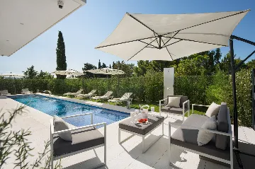 Modern Villa with Heated Pool in Starigrad Paklenica