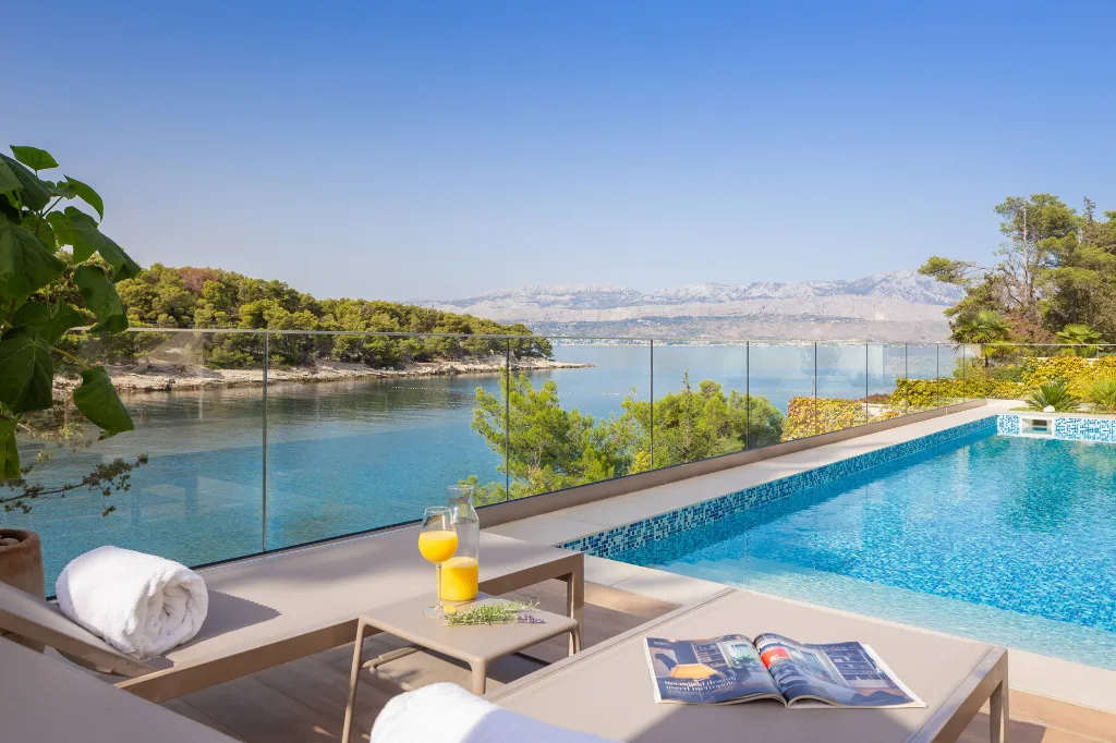 Seaside Villa Retreat with Pool in Splitska