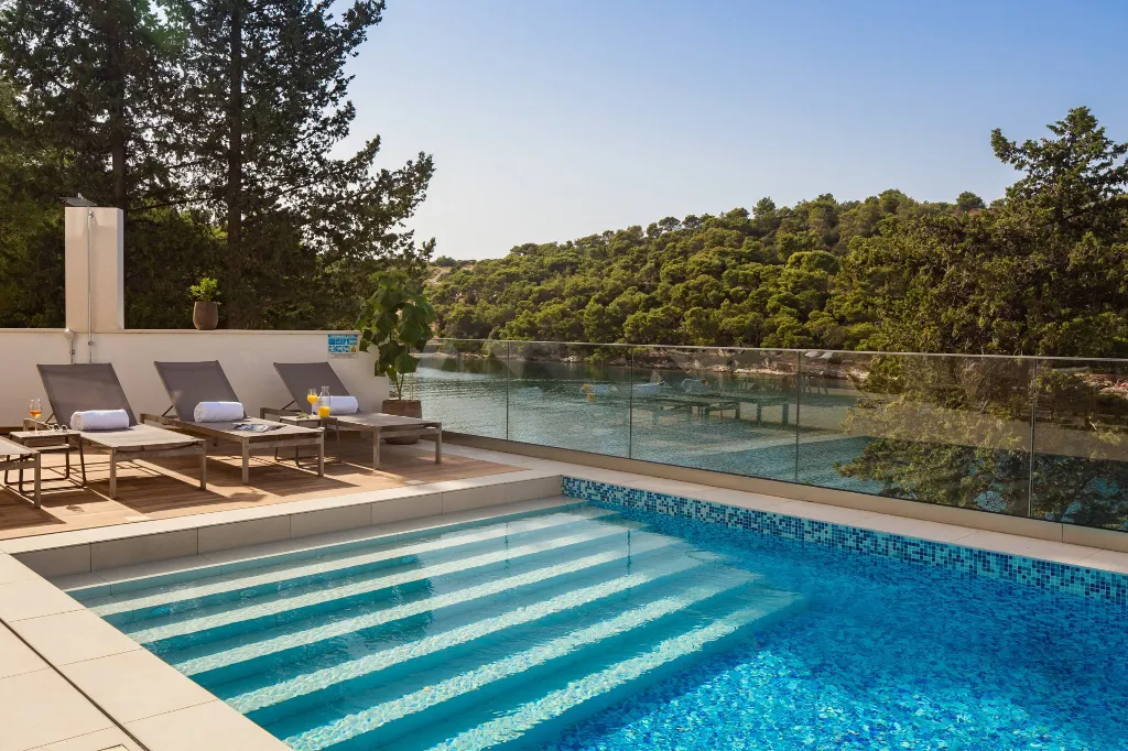 Seaside Villa Retreat with Pool in Splitska