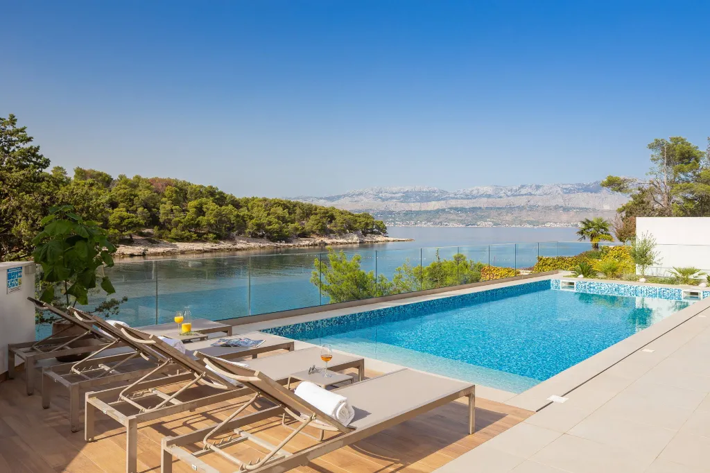 Seaside Villa Retreat with Pool in Splitska