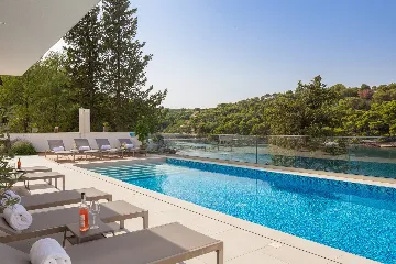 Seaside Villa Retreat with Pool in Splitska