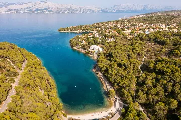 Seaside Villa Retreat with Pool in Splitska