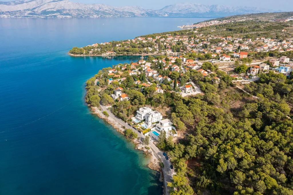 Seaside Villa Retreat with Pool in Splitska