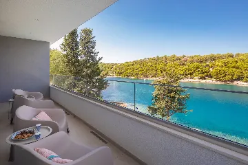 Seaside Villa Retreat with Pool in Splitska