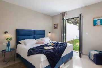 Seaside Villa Retreat with Pool in Splitska