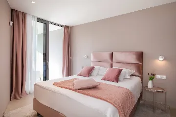 Seaside Villa Retreat with Pool in Splitska