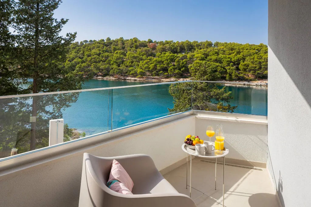 Seaside Villa Retreat with Pool in Splitska