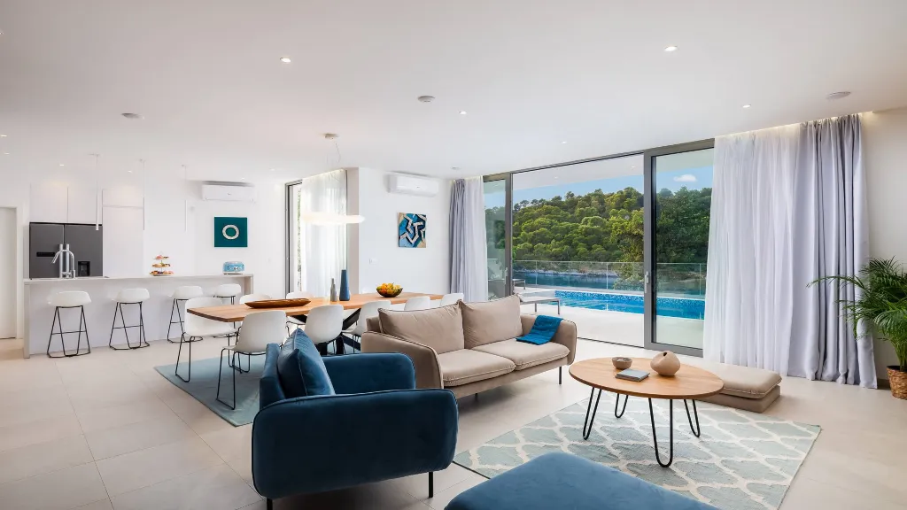 Seaside Villa Retreat with Pool in Splitska