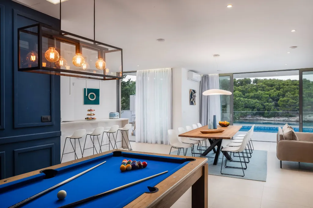 Seaside Villa Retreat with Pool in Splitska