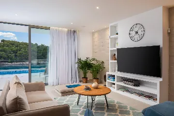 Seaside Villa Retreat with Pool in Splitska