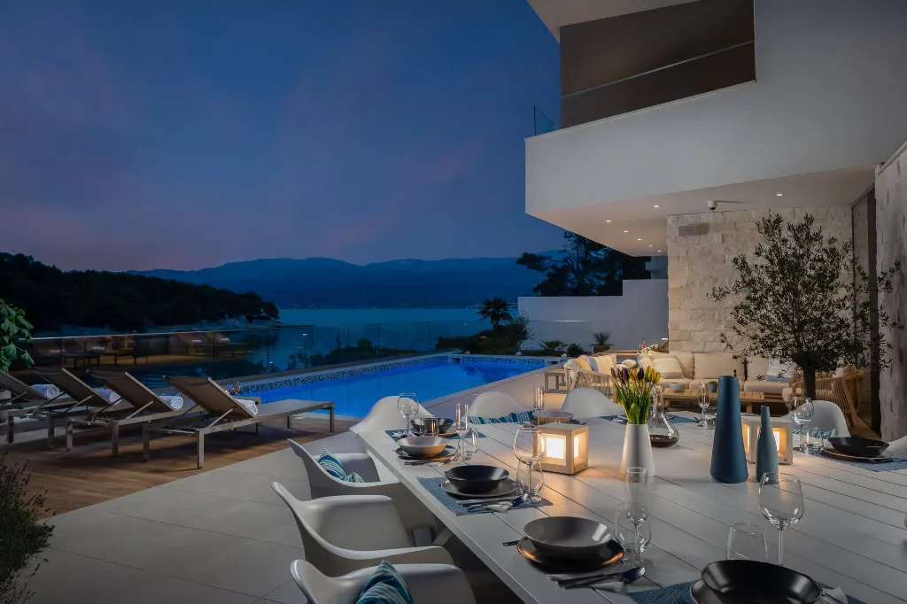 Seaside Villa Retreat with Pool in Splitska