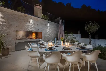 Seaside Villa Retreat with Pool in Splitska