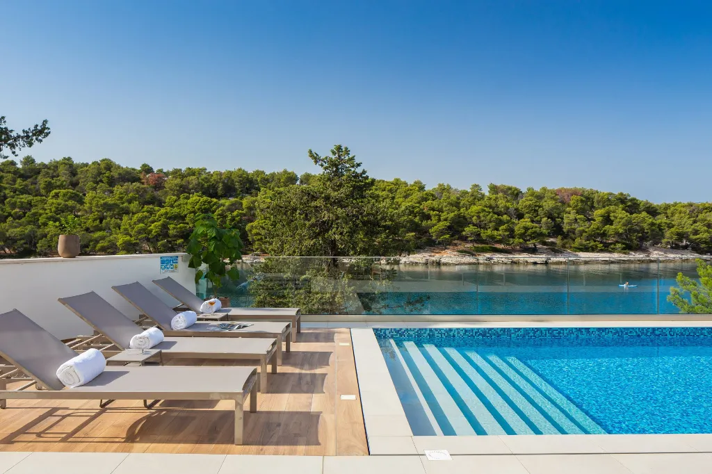 Seaside Villa Retreat with Pool in Splitska