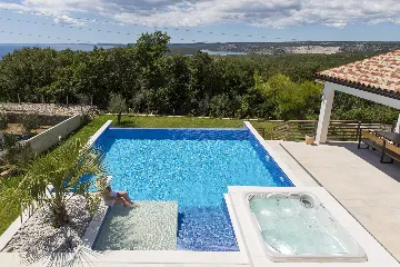 Modern Villa with Pool and Parking in Labin