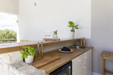 Modern Villa with Pool and Parking in Labin