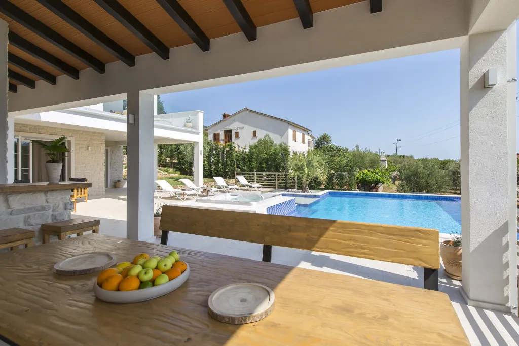 Modern Villa with Pool and Parking in Labin
