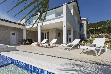 Modern Villa with Pool and Parking in Labin