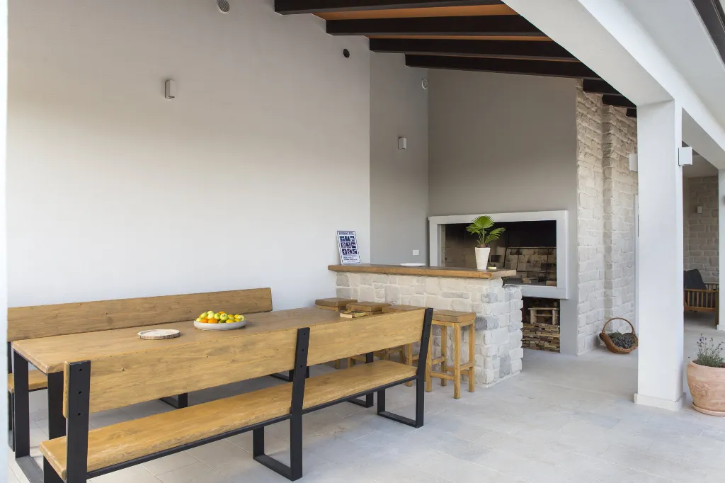 Modern Villa with Pool and Parking in Labin