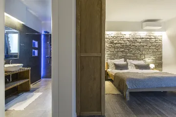 Modern Villa with Pool and Parking in Labin