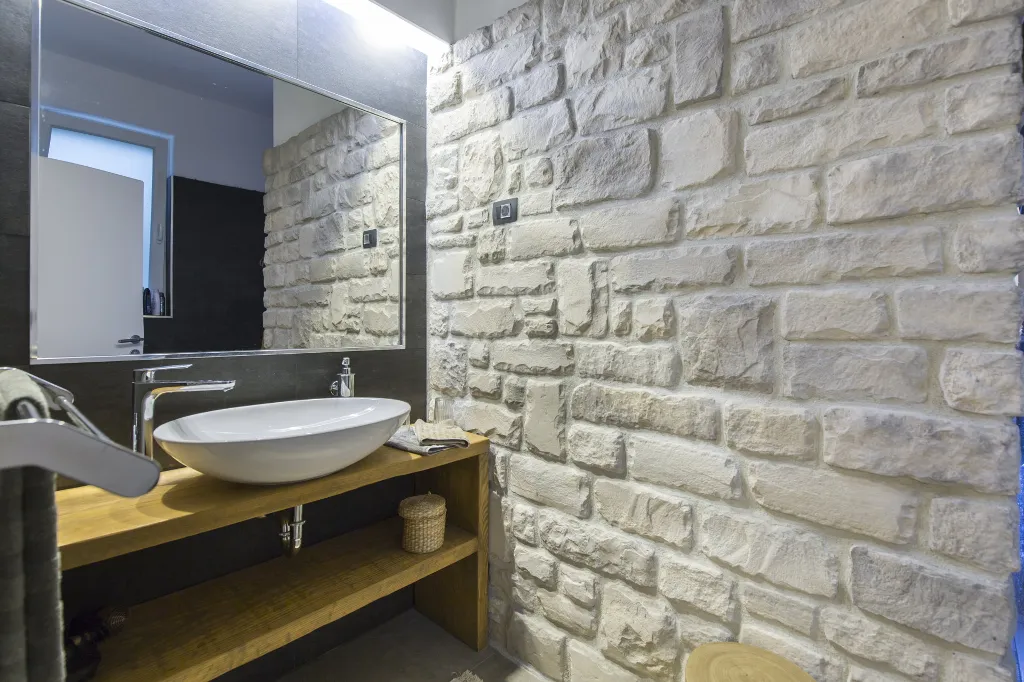 Modern Villa with Pool and Parking in Labin
