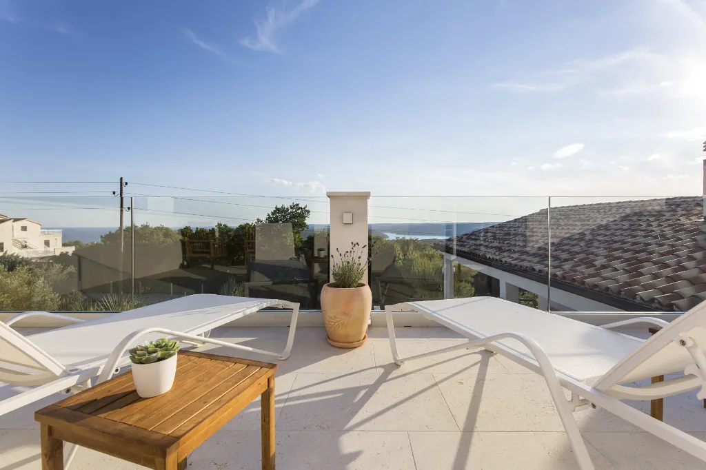 Modern Villa with Pool and Parking in Labin