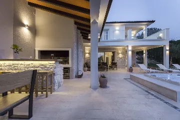 Modern Villa with Pool and Parking in Labin