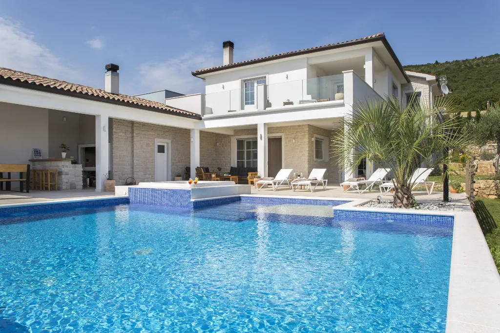 Modern Villa with Pool and Parking in Labin
