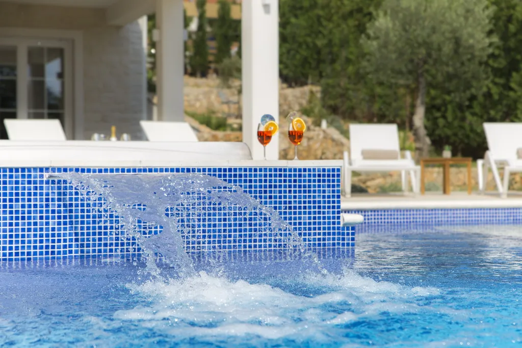 Modern Villa with Pool and Parking in Labin