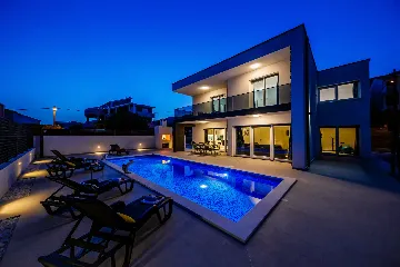 Modern Family Villa with Pool in Kaštel Stari
