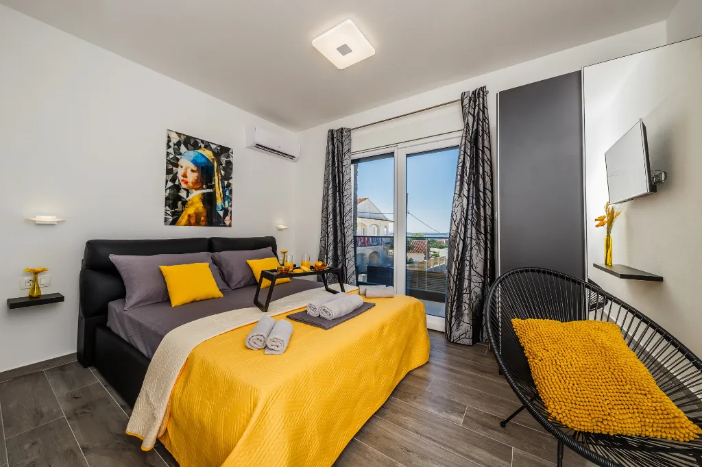 Modern Family Villa with Pool in Kaštel Stari