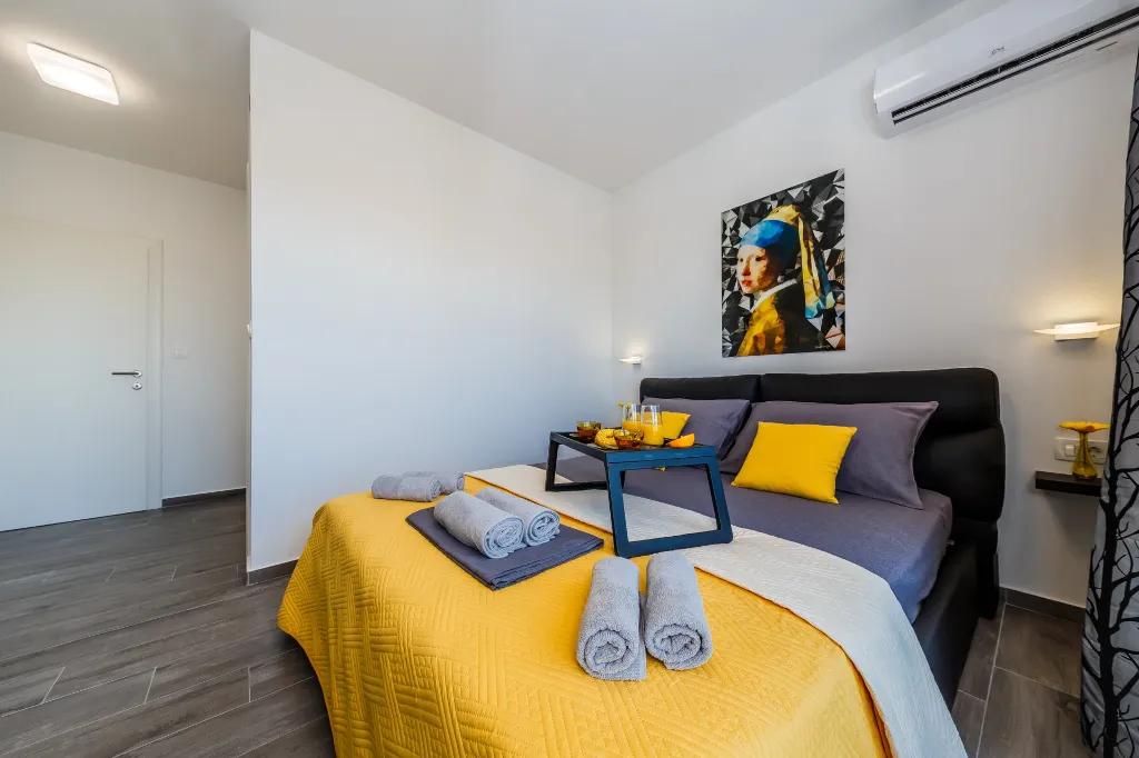 Modern Family Villa with Pool in Kaštel Stari