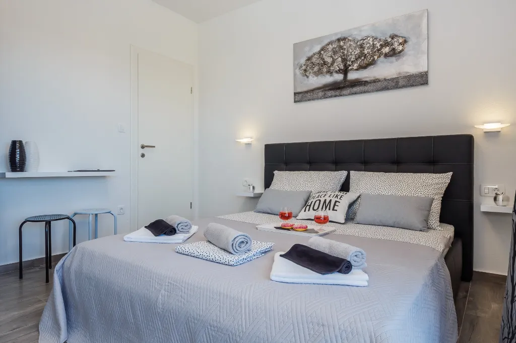 Modern Family Villa with Pool in Kaštel Stari