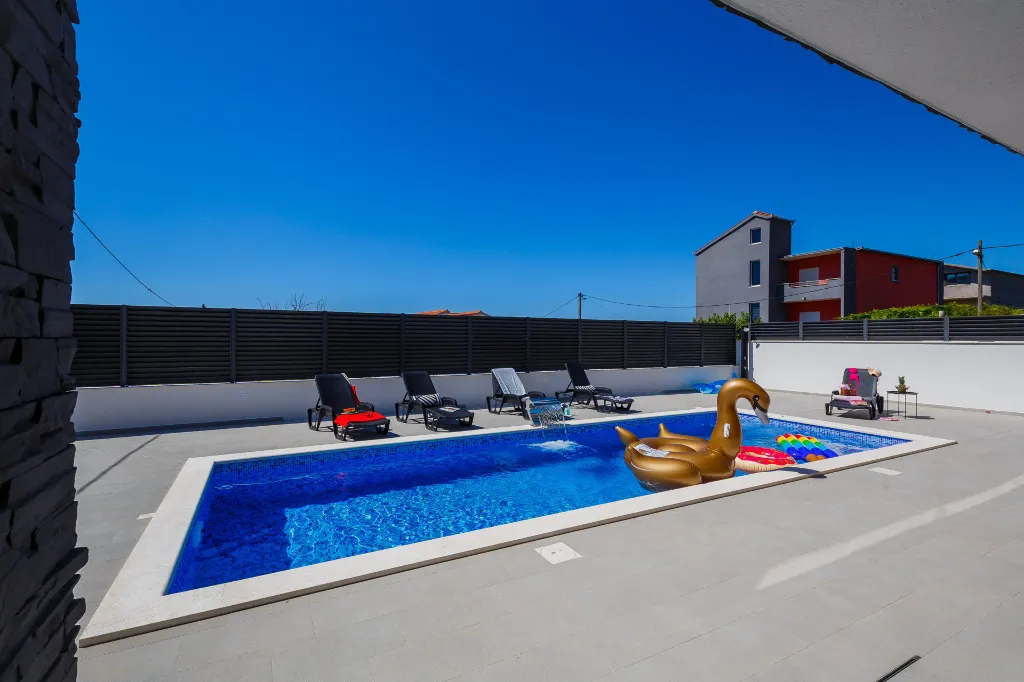 Modern Family Villa with Pool in Kaštel Stari